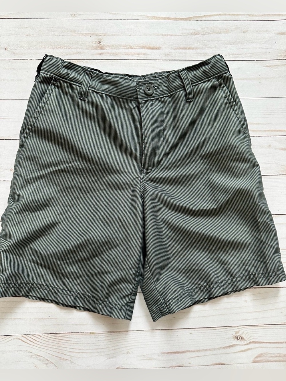 Boys C9 Golf Shorts (size small)